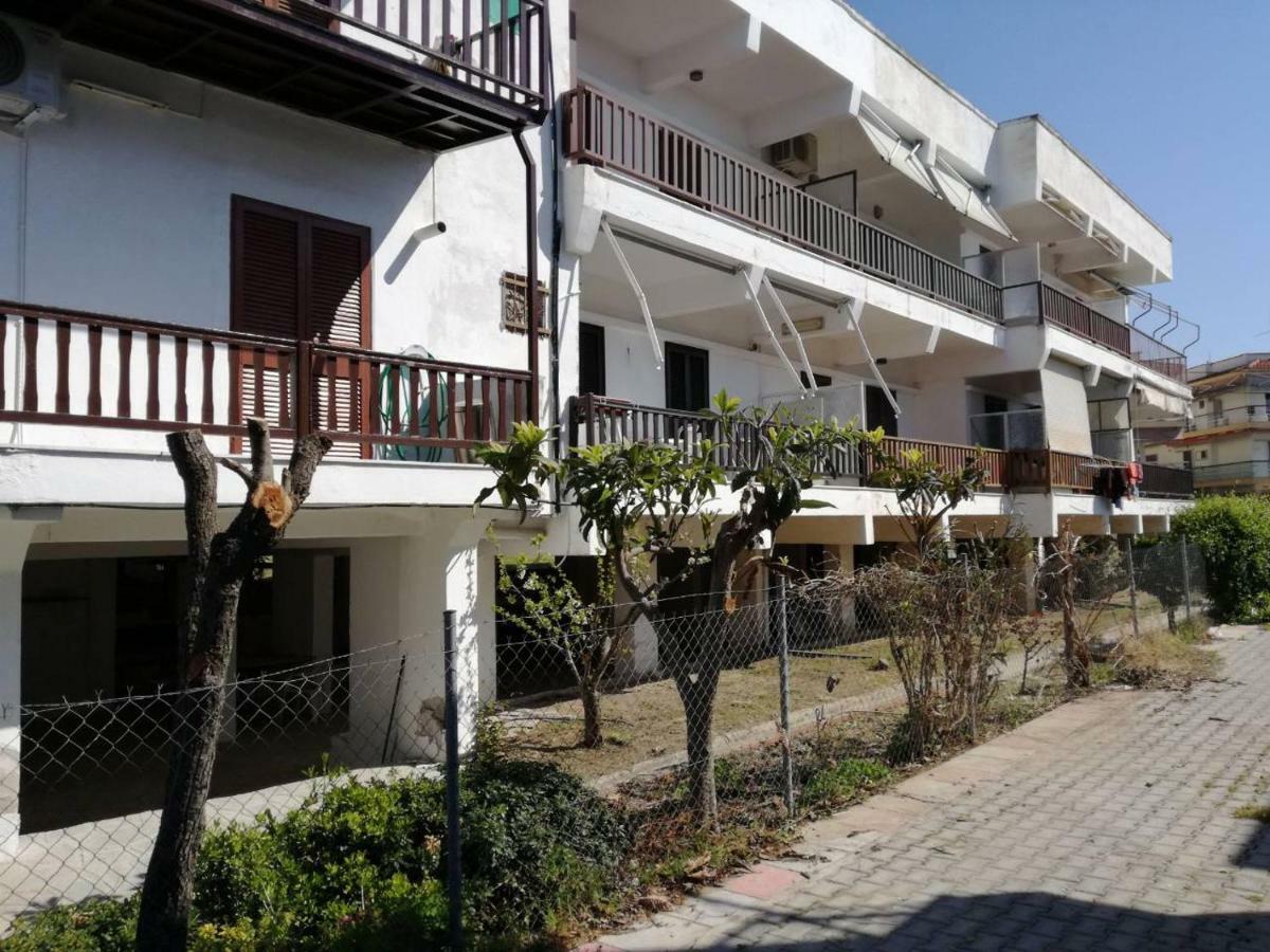 Apartamento Aparts Sunshine Nea Iraklia Exterior foto